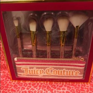 Juicy Couture makeup brush set